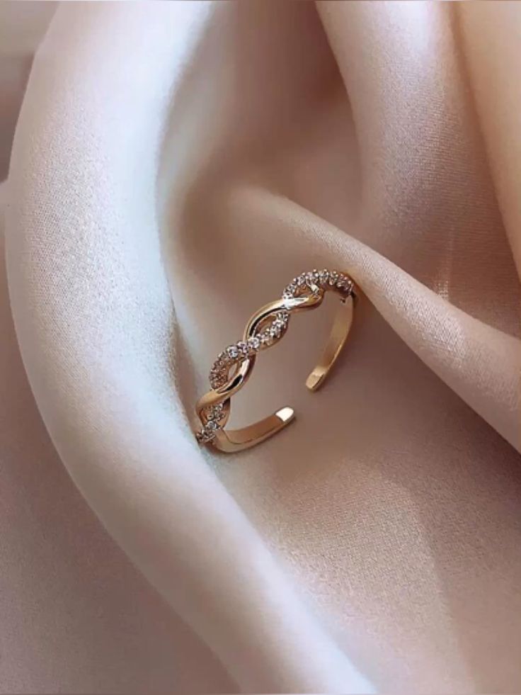 lookbook image shop_this_look_XEQTUV